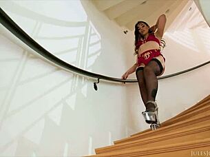 Does Aria Lee take Manuel to the limit?