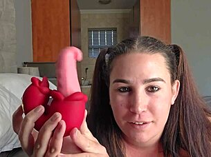 BBW unboxes her big ass and toys for solo play.