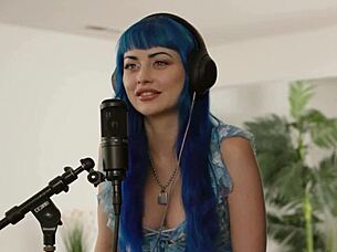 I’m hooked on big-bootied Jewelz Blue after our hot date