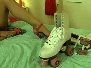 Chastity lynne fingers her ass while getting boned in pov