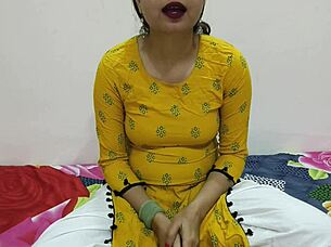 the neighbor accompanying me at home ate all my delicious pussy