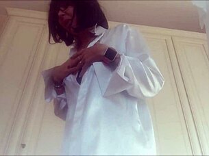 young stepmommy acts kind in family roleplay.