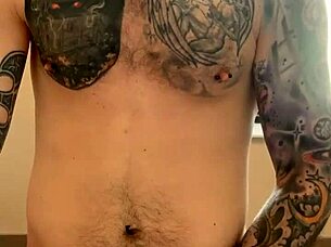 i'm jerkin off in the public bathroom, oh godd