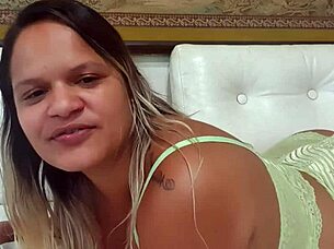 video personalizado da paty bumbum pro cantor xandy