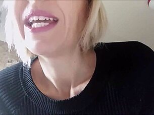 young stepmommy acts kind in family roleplay.