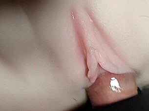 I'm bored, so I cum with toys and close-ups.