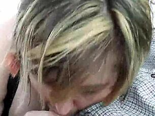 Bbw wife liz gives blowjob on roadside