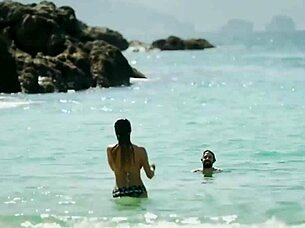 Regina Blandón shows tits in bikini for Como Novio de Pueblo 2019