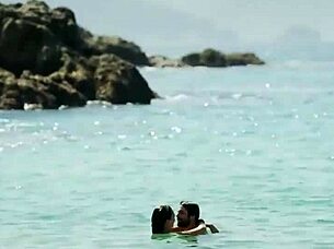 Regina Blandón shows tits in bikini for Como Novio de Pueblo 2019