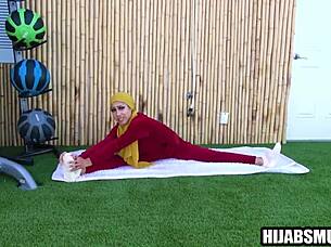 I'm the muslim housewife cheatin on my husban with the personal trainer, givin him a deepthroat blowjob