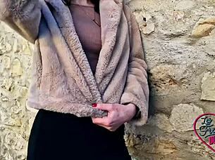 Cataleya, 28-year-old naughty commercial assistant, screams for anal assfucking!