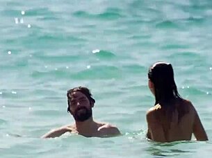 Regina Blandón shows tits in bikini for Como Novio de Pueblo 2019