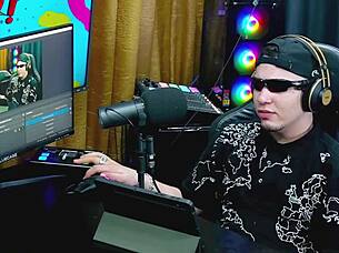 Nympho Viamms Rates Ruan's Huge Cock And Loves It!