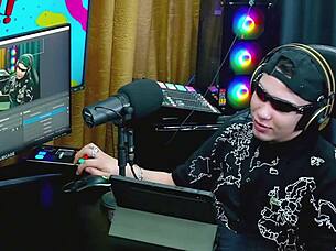 Nympho Viamms Rates Ruan's Huge Cock And Loves It!