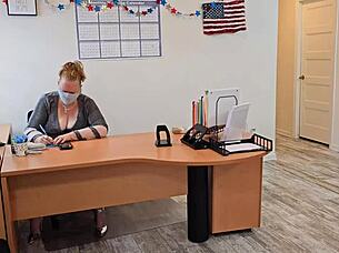 big ass female boss let janitor took her panty off and eat her pussy