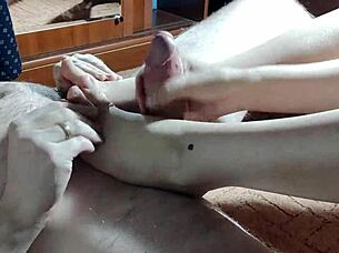 내 다리가 정액 필요해, 자위해봐