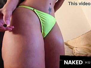 chorros de leche squirt from very sexy girl masturbating