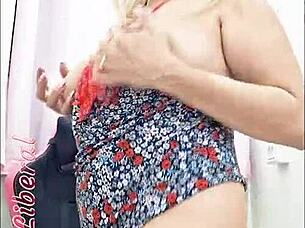 I'm showin my pussy to the naughty guys who wanna fuck it, meet me at the motel and come pound me hard