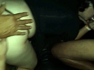 fui pra cabine com kidsafado e amigo solteiro na boate