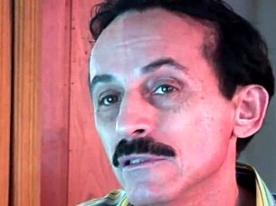 Cheating husband pounds the blonde's ass outdoors, she licks the cum