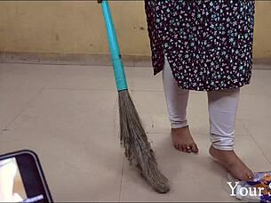 malik gives sexy mother-in-law blowjob