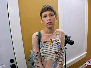 unity's masturbation turns into sloppy dick sucking?