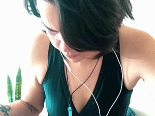 ลาตินอ้วนโดนควยใหญ่เย็ดแบบนอนหงาย