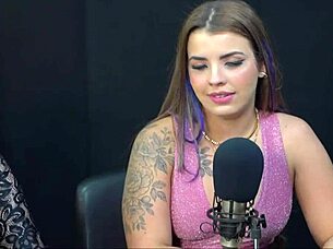 bota no cuzinho e nao tira bem devagarinho - foxy