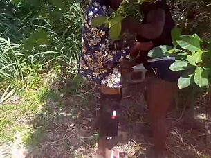 شفتي السوداء دي تعمل أحلى مص زب في العالم؟