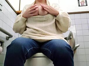 Secret masturbation in the toilet excites married woman
