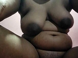 Indian aunty fucks openly