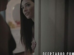 Beautiful Jaye Summers' Tight Pussy Fucked