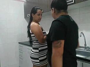 UY COMO SE VE DE RICO ESE PEPINO QUIERES LICK AND SUCK TOGETHER IN HOT HOMEMADE ACTION!