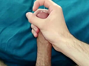 This young girl masturbates to orgasm and cums on the bed.