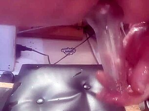 I stcuk a bottel up my ass for masturabation