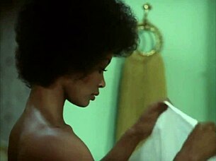 Lesbian foursome in the sun, who wants to dive into these wet pussies?