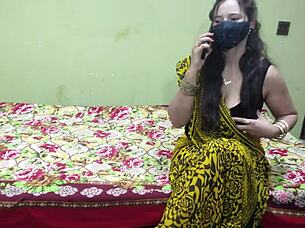 pakistani aunt invites friend for ass fun 😏