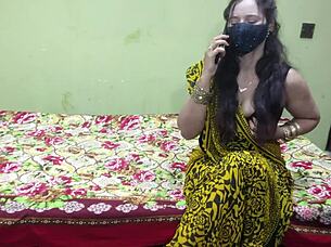 pakistani aunt invites friend for ass fun 😏