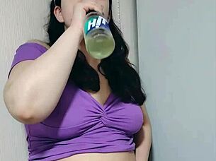 nicole teasing with her cute tits 😊