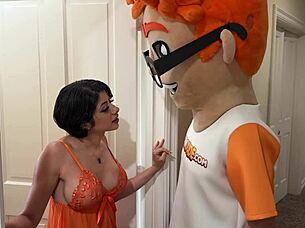 in the bouncing apartment, daya dares a cowgirl romp with the porndude during casting