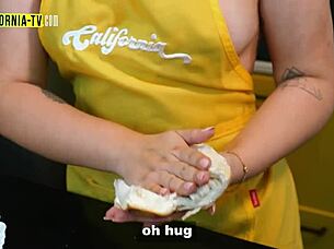 i saw clara wellen open the door naked for the motoboy