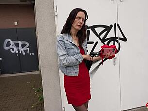 Starting the Morning with a Hard Doggystyle Fuck on This Mature Petite Woman Who Loves Tasting Cock