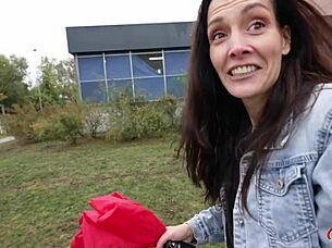 Starting the Morning with a Hard Doggystyle Fuck on This Mature Petite Woman Who Loves Tasting Cock