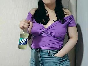 nicole teasing with her cute tits 😊