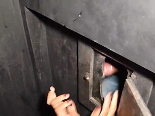 Levei minha prima especial na festa e meus amigos aproveitaram