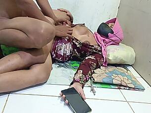 Viral Hijab Student Fucks Passionately In Boarding House