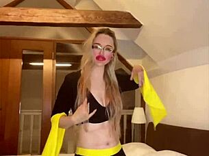 Belly dancer delivers huge blowjob