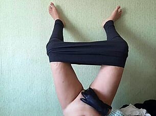 Yoga instructor jerks off to orgasm in hot position, dripping wet pussy and cum