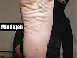 Does Mia Niqab's Dildo Play and Cum Facial Look This Hot?