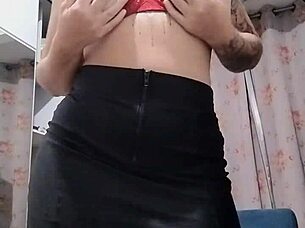 hot indian teen model posing in sexy outfit 😍